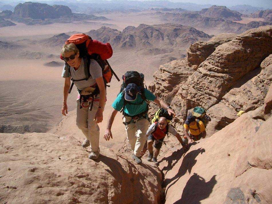 Tour di trekking in montagna Jabal Um Ad Dami nel Wadi Rum (WR-JHT-009)